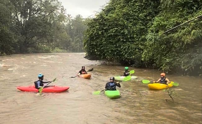 Practicing eskimo roll